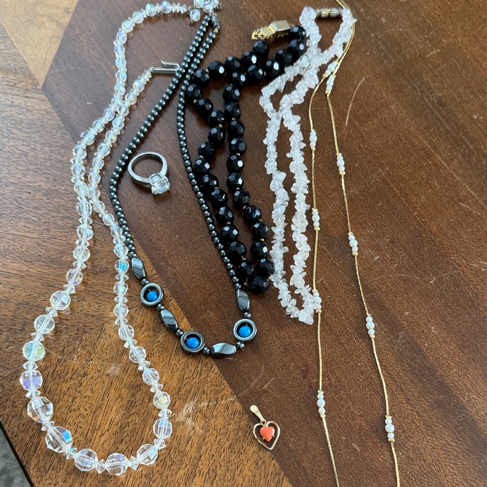 Elegant Black and Gold Necklace Set